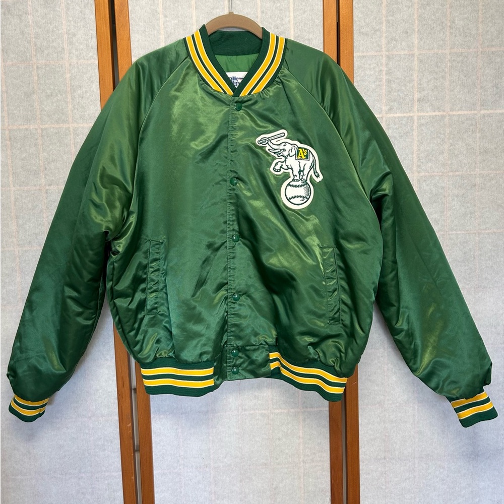 Vintage 80’ Chalk line Satin Oakland A’s Jacket Sz XL Excellent condition